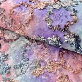 Bavlnená látka TIE DYE EMBROIDERY Eva tape design C