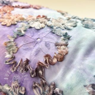 Bavlnená látka TIE DYE EMBROIDERY Eva tape design C