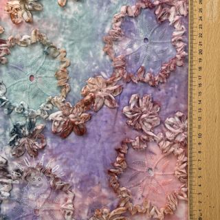 Bavlnená látka TIE DYE EMBROIDERY Eva tape design C