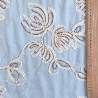 Bavlnená látka EMBROIDERY Loom En Light baby blue