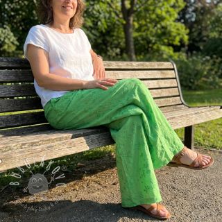 Bavlnená látka EMBROIDERY Catchy leaves green