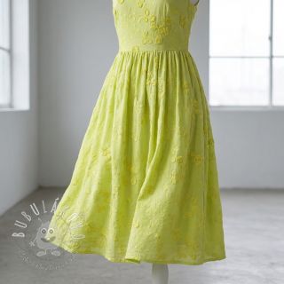 Bavlnená látka EMBROIDERY Catchy leaves lime