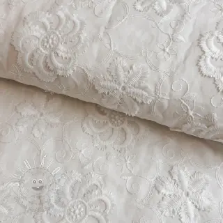 Bavlnená látka EMBROIDERY Catchy Flowy white