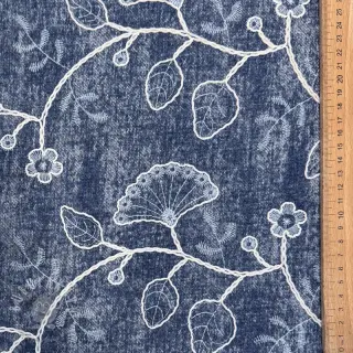 JEANS EMBROIDERY Luxurious washed