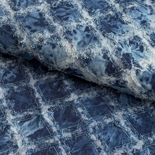 JEANS Distressed Denim