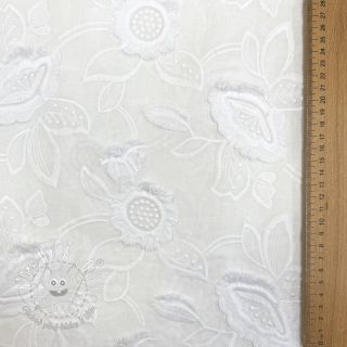 Bavlnená látka EMBROIDERY Catchy Swingy white